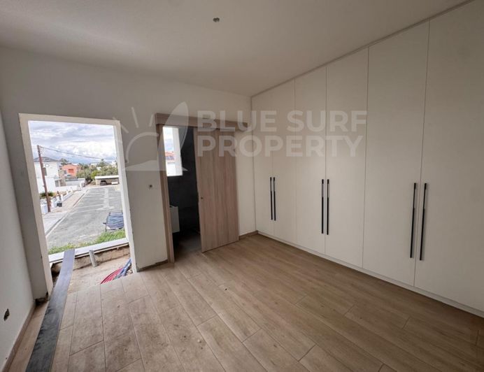 Image No.11-2 Bed Property for sale