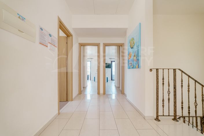 Image No.12-4 Bed Villa for sale