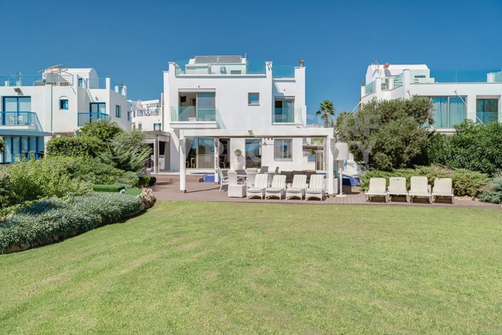 Image No.3-5 Bed Villa for sale