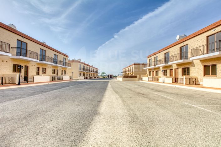 Image No.19-2 Bed Townhouse for sale