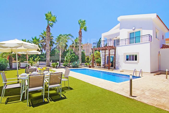 Image No.1-3 Bed Villa for sale