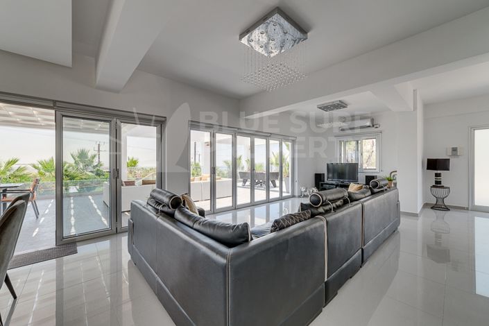 Image No.3-3 Bed Villa for sale