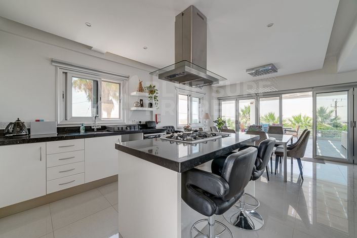 Image No.7-3 Bed Villa for sale