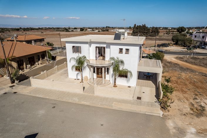 Image No.35-Villa de 4 chambres à vendre à Frenaros