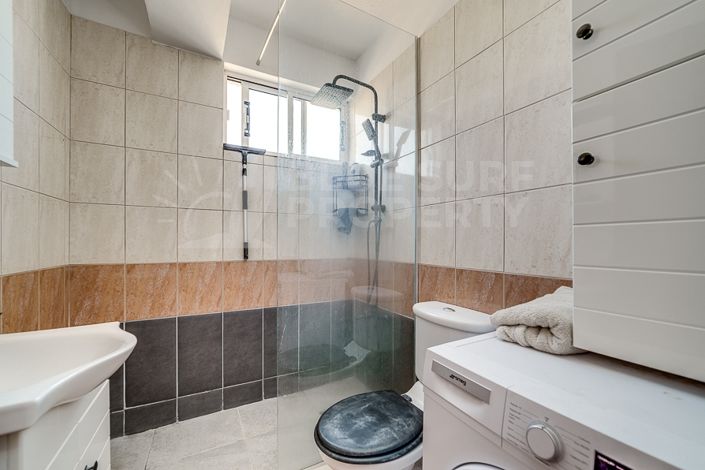 Image No.11-3 Bed Apartment for sale