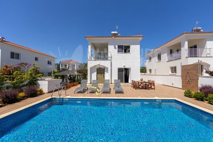 Image No.1-3 Bed Villa for sale