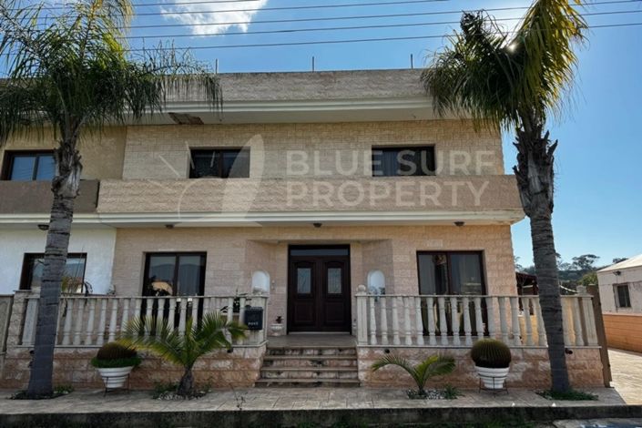 Image No.1-3 Bed Villa for sale
