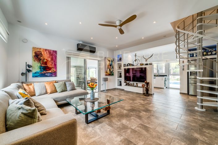 Image No.3-Bungalow de 4 chambres à vendre à Ayia Thekla