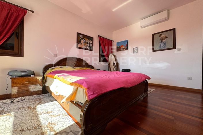 Image No.10-5 Bed Villa for sale