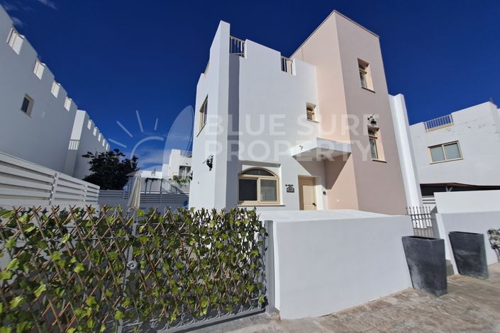 Image No.1-3 Bed Villa for sale