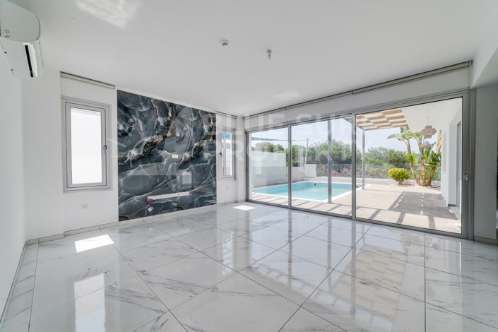 Image No.3-3 Bed Villa for sale