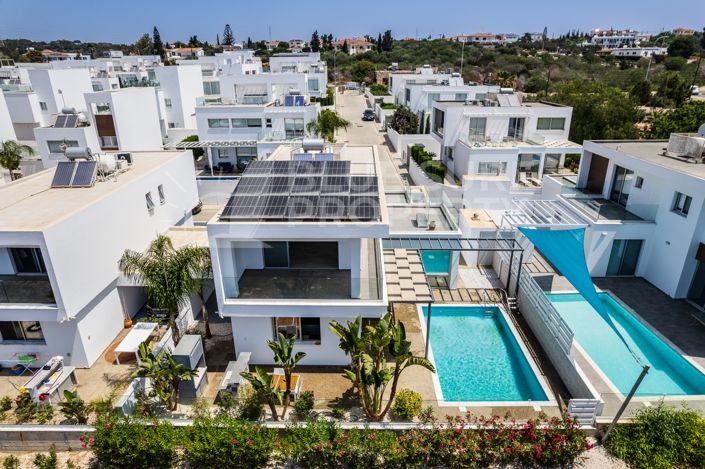 Image No.40-3 Bed Villa for sale