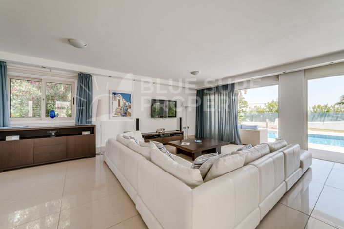 Image No.5-Villa de 4 chambres à vendre à Pernera