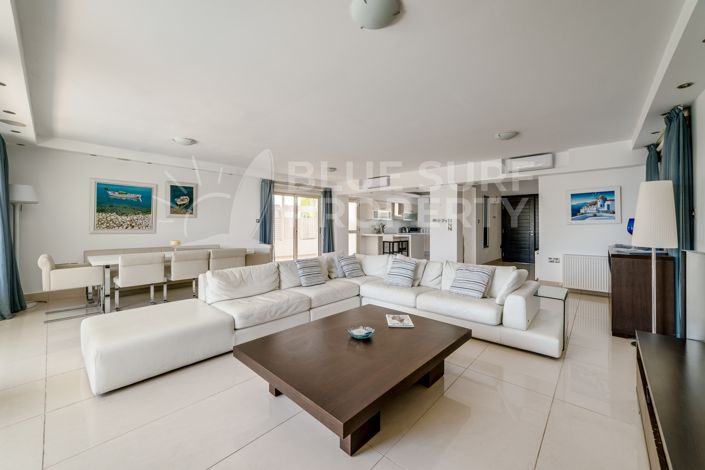 Image No.7-Villa de 4 chambres à vendre à Pernera