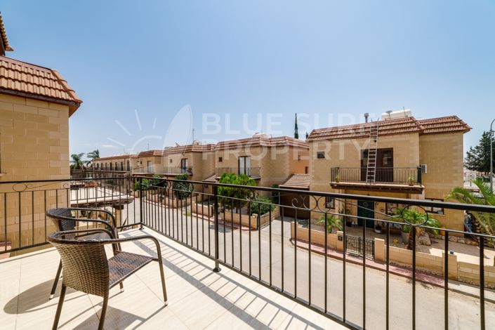 Image No.11-2 Bed Property for sale