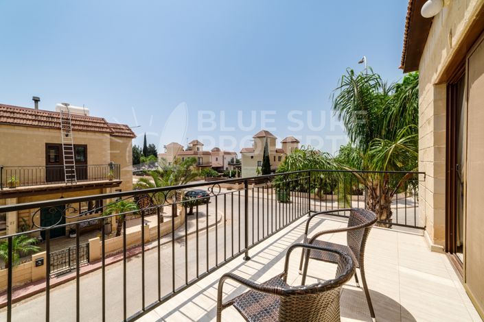 Image No.12-2 Bed Property for sale