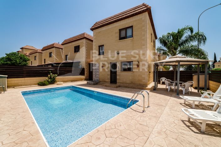 Image No.20-2 Bed Property for sale