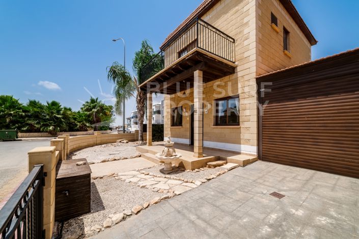 Image No.22-2 Bed Property for sale