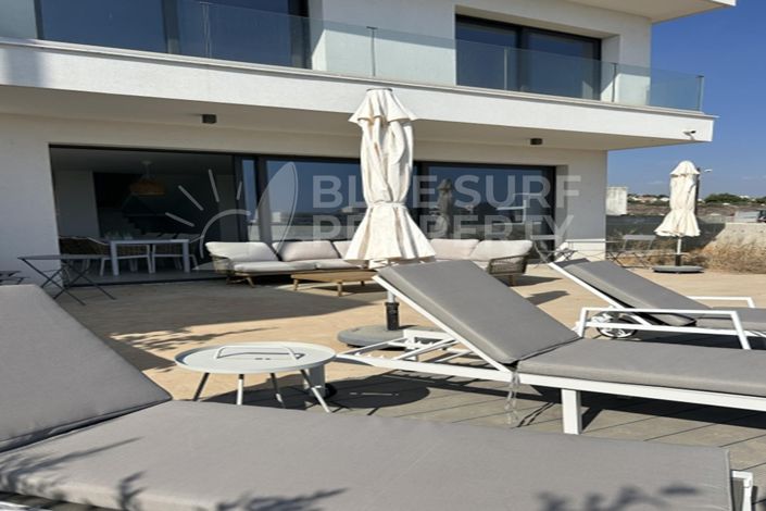 Image No.10-5 Bed Villa for sale