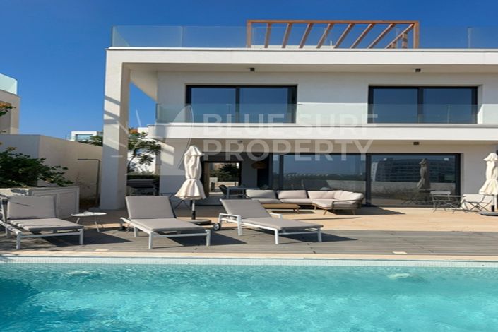 Image No.2-5 Bed Villa for sale