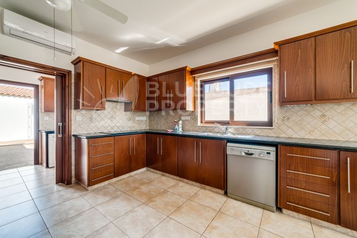 Image No.9-4 Bed Villa for sale