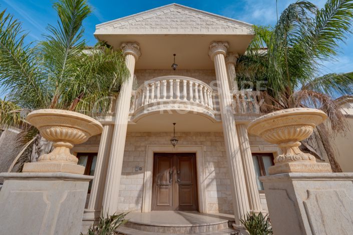 Image No.2-3 Bed Villa for sale