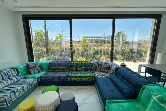 Image No.2-4 Bed Villa for sale