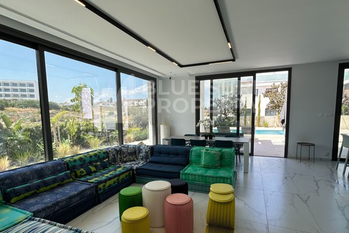 Image No.3-4 Bed Villa for sale