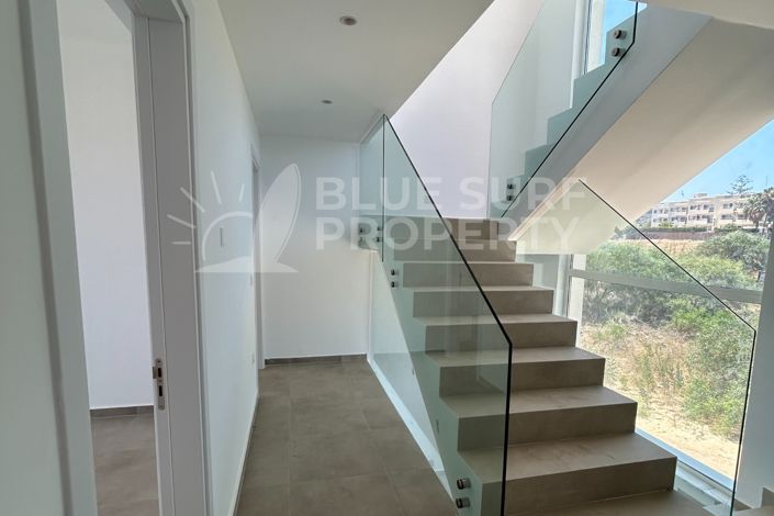 Image No.15-3 Bed Villa for sale