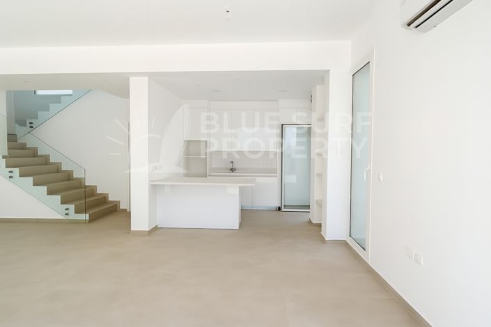 Image No.2-3 Bed Villa for sale