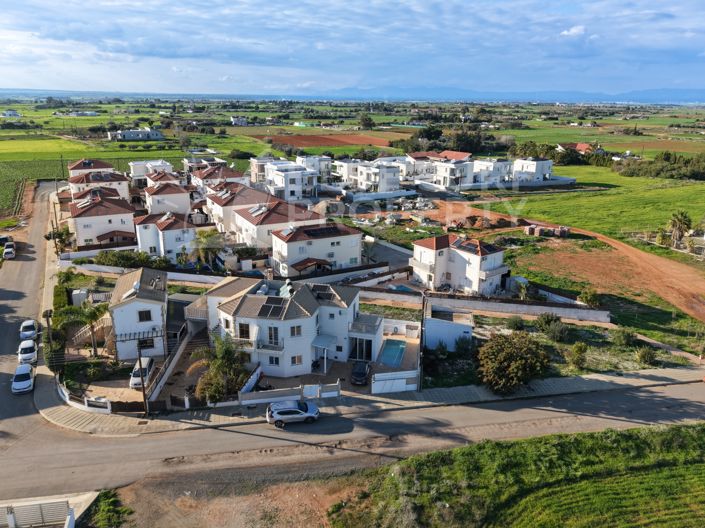 Image No.37-3 Bed Villa for sale