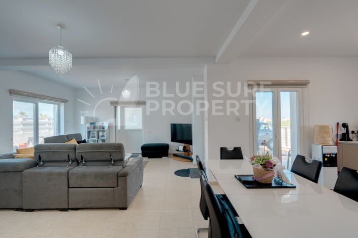 Image No.8-3 Bed Villa for sale