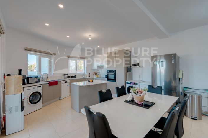 Image No.10-3 Bed Villa for sale