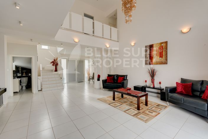 Image No.6-6 Bed Villa for sale