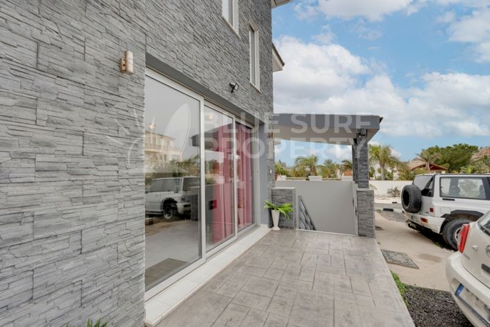 Image No.56-6 Bed Villa for sale