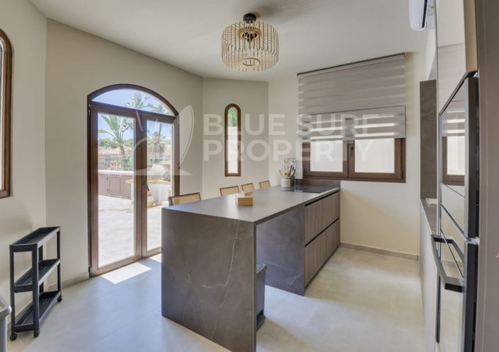 Image No.4-5 Bed Villa for sale