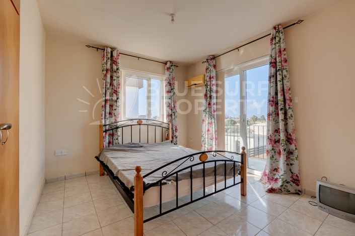 Image No.17-3 Bed Property for sale