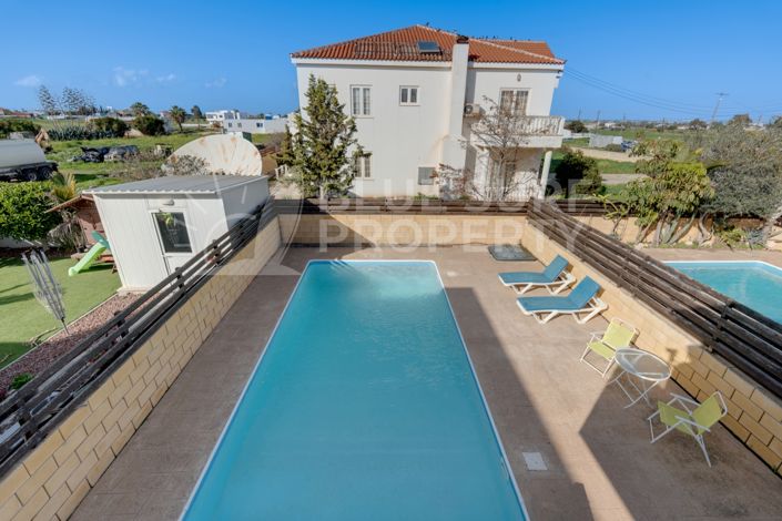 Image No.20-3 Bed Property for sale