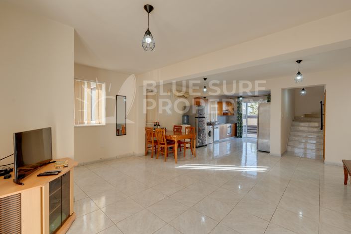 Image No.3-3 Bed Property for sale