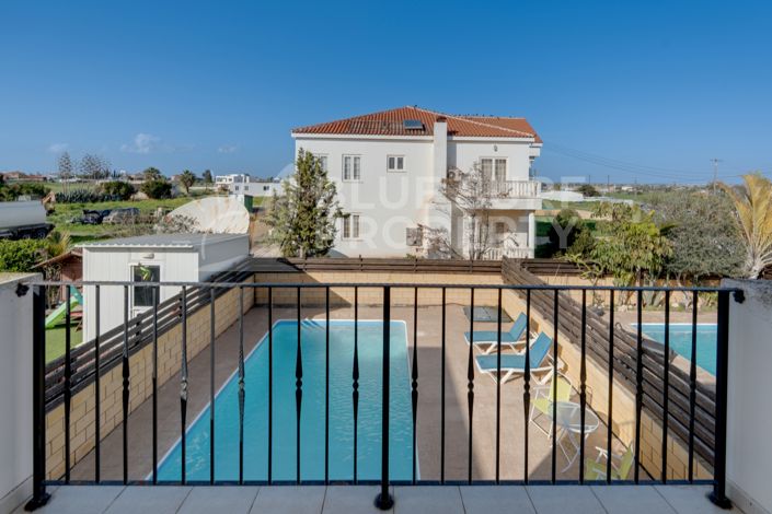 Image No.21-3 Bed Property for sale