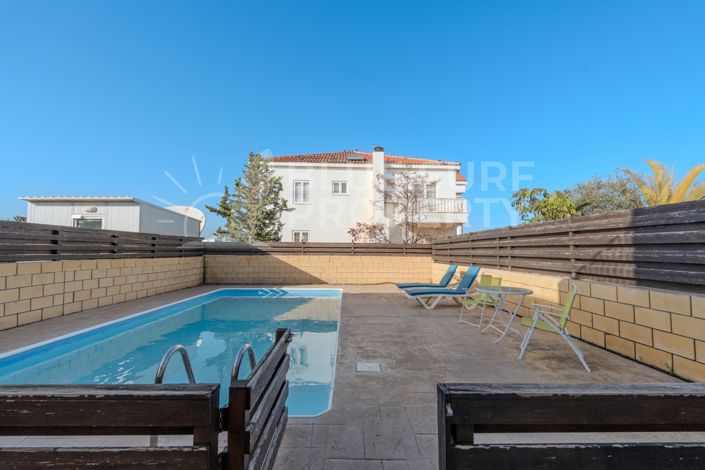 Image No.27-3 Bed Property for sale