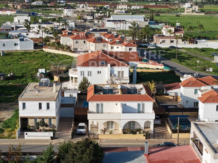 Image No.36-3 Bed Property for sale