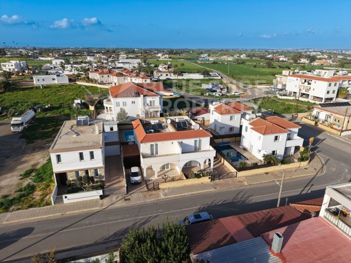 Image No.38-3 Bed Property for sale