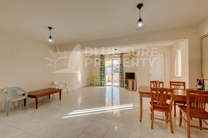 Image No.5-3 Bed Property for sale