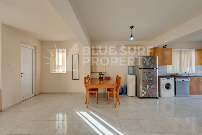 Image No.6-3 Bed Property for sale