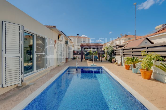 Image No.21-2 Bed Bungalow for sale