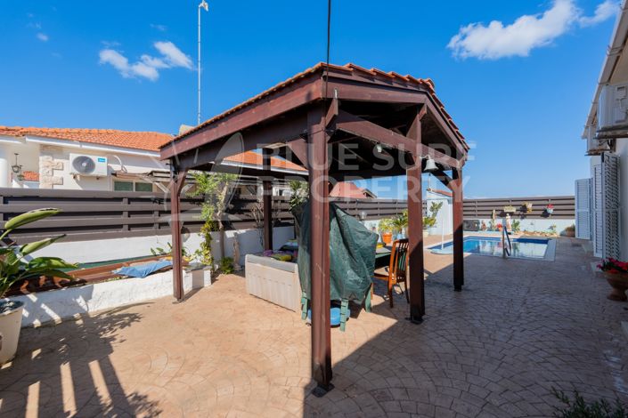 Image No.25-2 Bed Bungalow for sale
