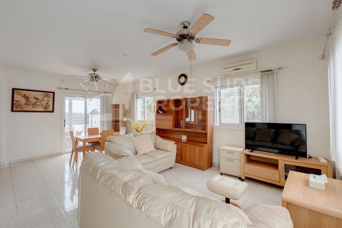 Image No.3-Villa de 3 chambres à vendre à Frenaros