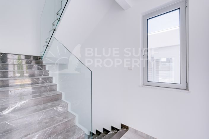 Image No.27-5 Bed Villa for sale