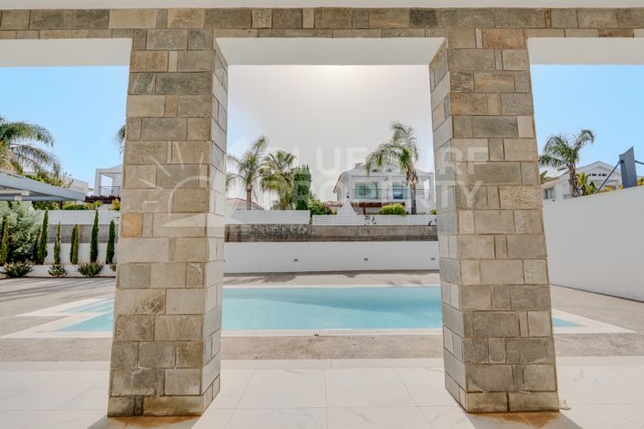 Image No.40-5 Bed Villa for sale